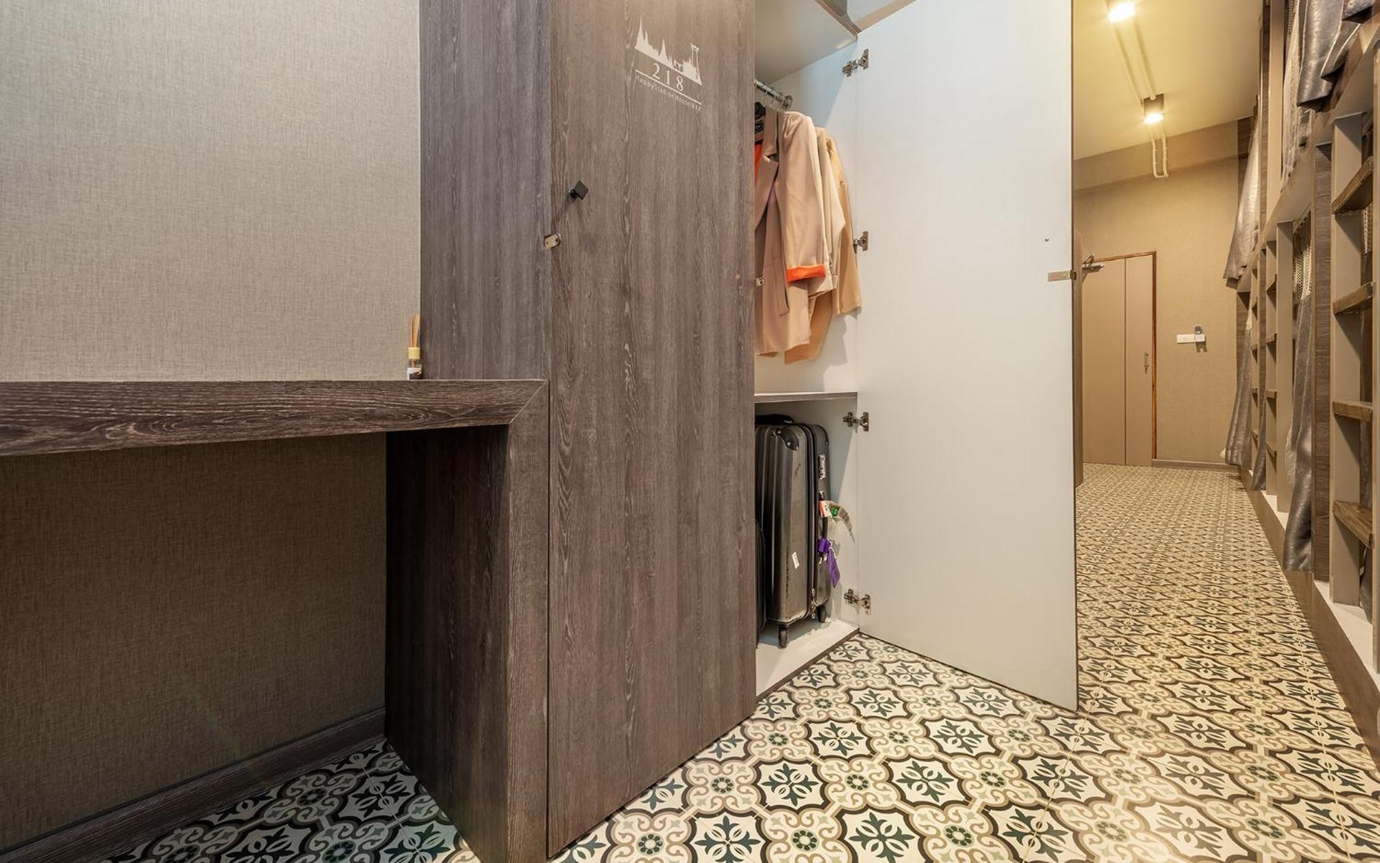 Mixed Dormitory Room